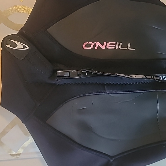 O'Neill Black Wetsuit - Picture 4 of 11